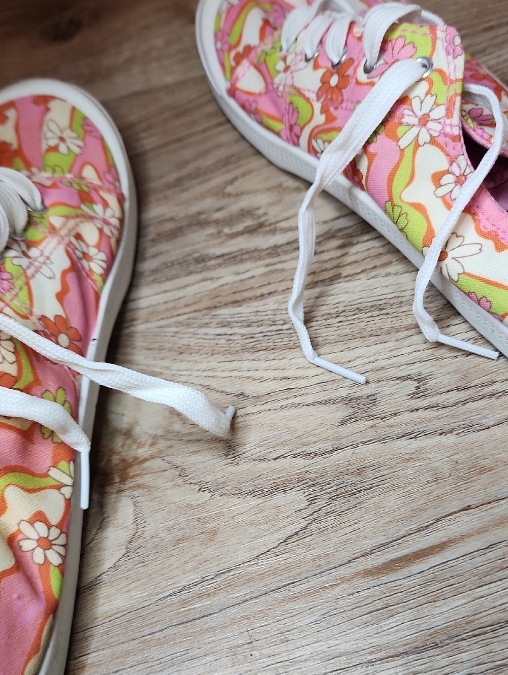 Sole Mates Womens Vibrant Pink Orange Green Floral Canvas Retro Sneakers Lace Up - Picture 7 of 10